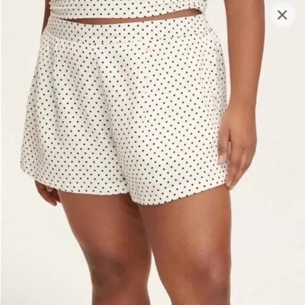 High Waist Polka Dot Shorts - White/Black